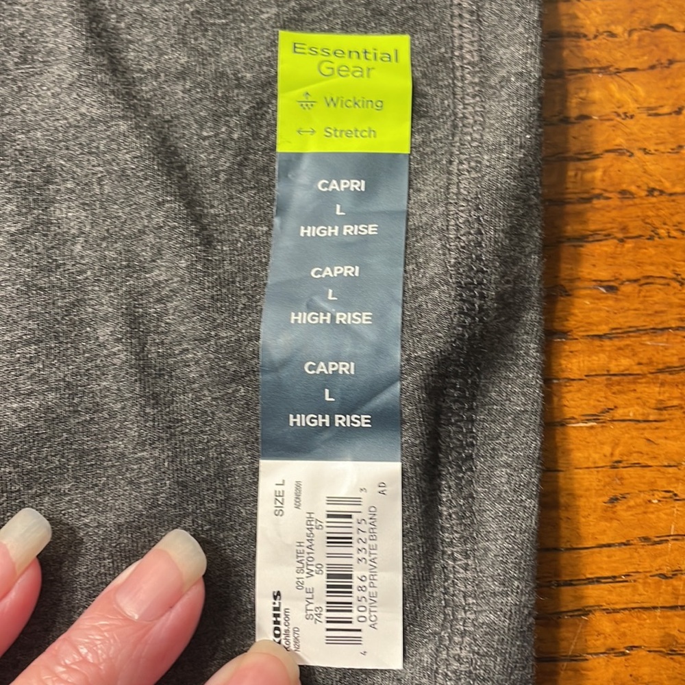 NWT gray capri leggings - Picture 3 of 5